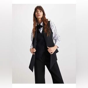 NWT Theo The Label Daphne Tie Front Vest Jacket